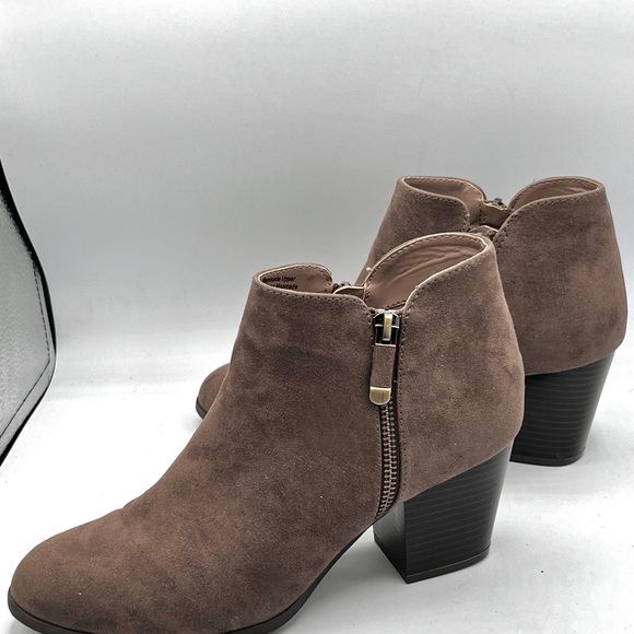 Style & Co. Masrinaa Double Zip Booties Women’s 8M Faux Suede taupe brown - Picture 9 of 10